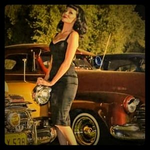 VIXEN Bombshell Pin Up Wiggle Dress